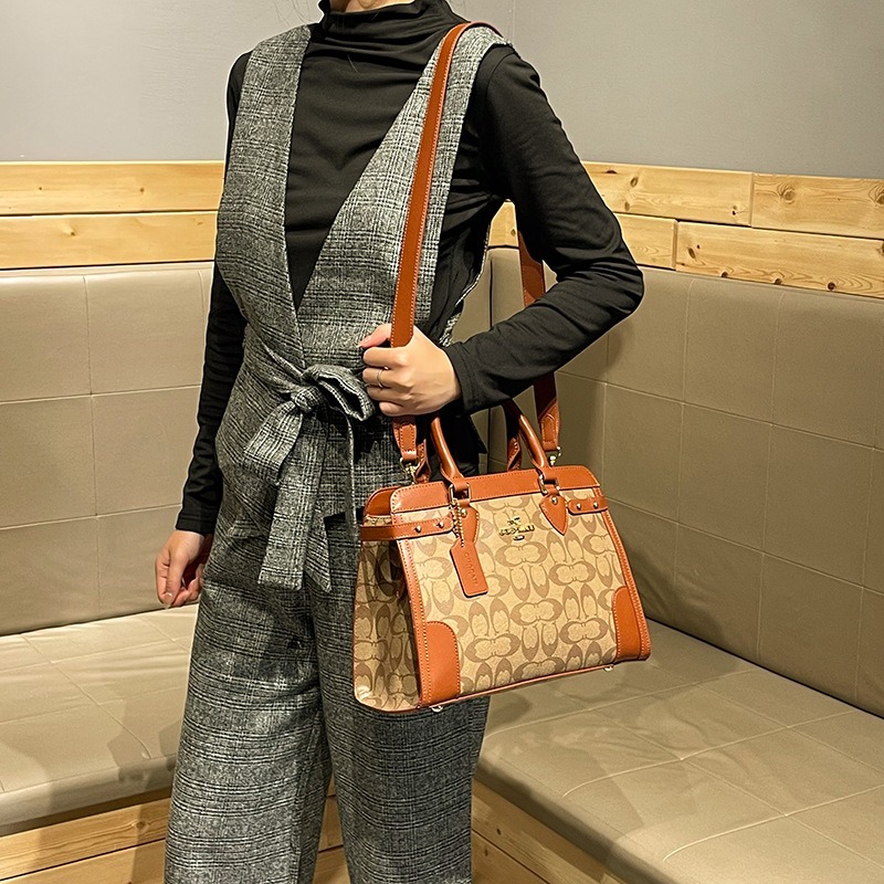 Classic Elegant Crossbody Bag  - Women Bags Premium Brands 评论和价格