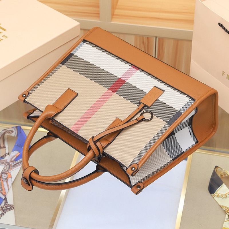 Premium Leather Messenger Bag  - Women Bags Premium Brands 评论和价格